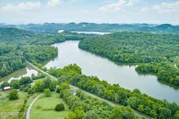 423 Maggart Rd, Elmwood, TN 38560