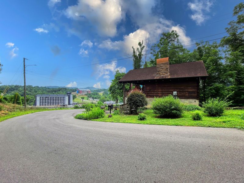 4233 Conner Dr, Pigeon Forge, TN 37863