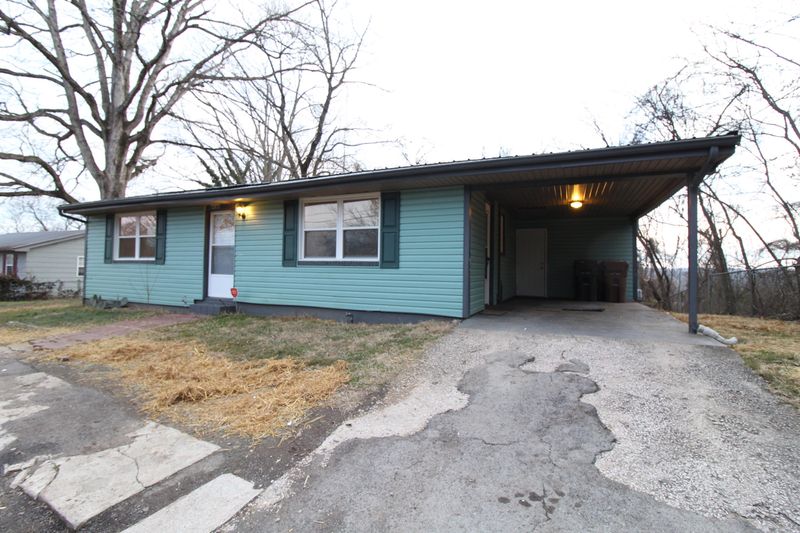 4233 Skyline Dr, Knoxville, TN 37914