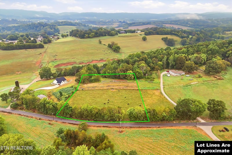 4235 Cave Mill Rd, Maryville, TN 37804
