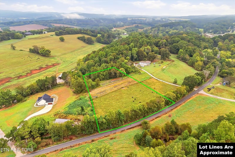 4235 Cave Mill Rd, Maryville, TN 37804