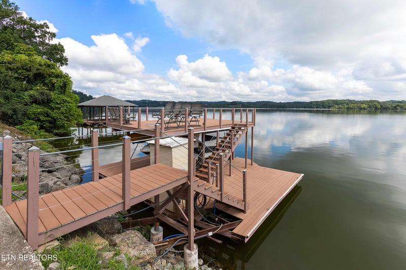 4237 Smoot Ln, Louisville, TN 37777