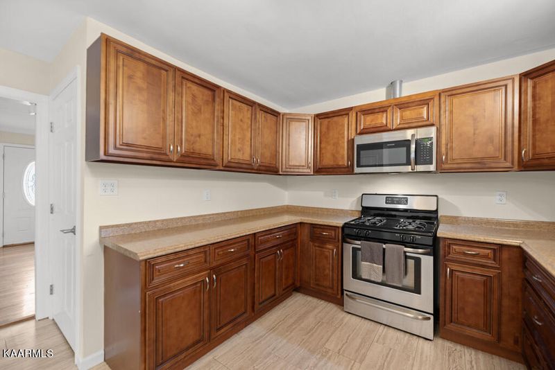 4238 Plummer Dr Ne, Knoxville, TN 37918