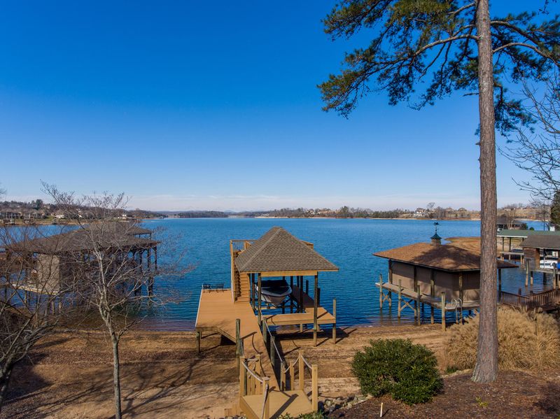 424 Cayuga Dr, Loudon, TN 37774