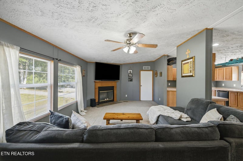 424 Cedar Top Dr, Sevierville, TN 37876