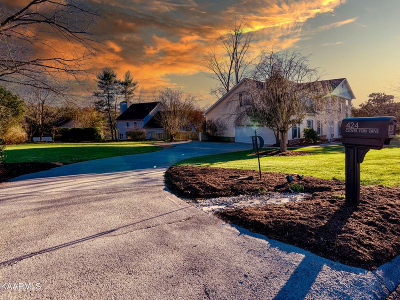 424 Clover Fork Dr, Knoxville, TN 37934