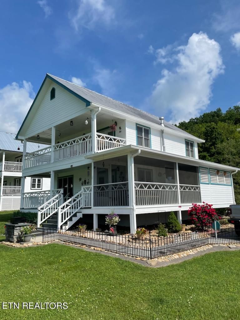 424 Country Path Way, Sevierville, TN 37862