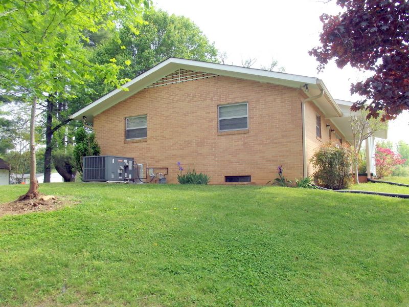 424 Delozier Ln, Rockwood, TN 37854
