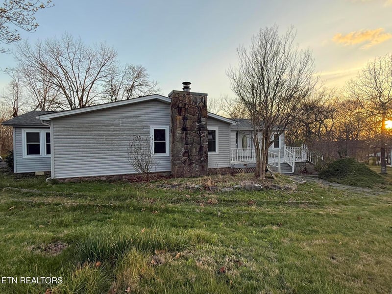424 Lakeview Dr, Crossville, TN 38558