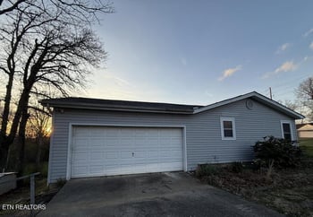 424 Lakeview Dr, Crossville, TN 38558