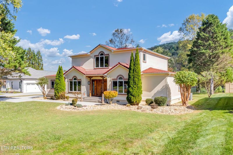 424 Mariner Point Dr, Clinton, TN 37716