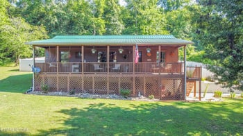 424 Sleepy Hollow Rd, Speedwell, TN 37870