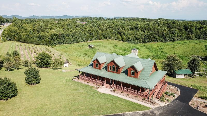 4240 Ritchey Rd, Loudon, TN 37774