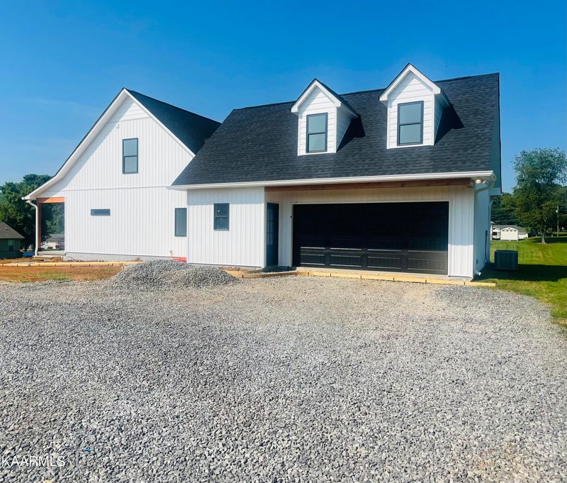 4241 Christy Way, Kodak, TN 37764
