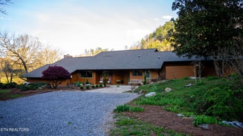 4242 Pearl Valley Rd, Sevierville, TN 37876