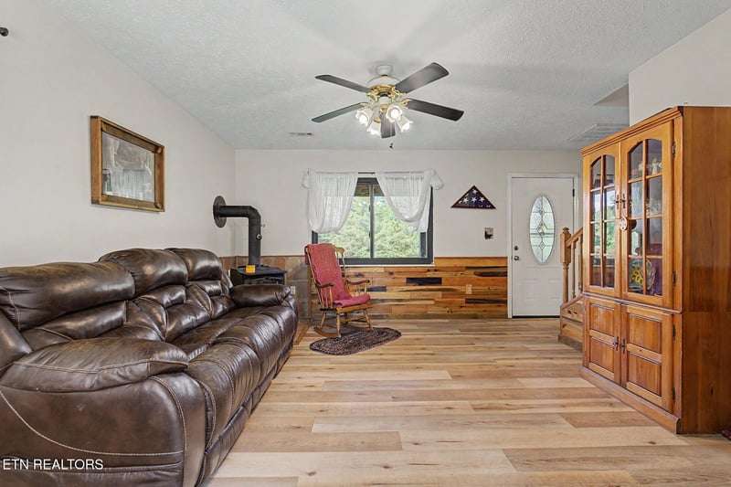 4246 Meadow Cir, Kodak, TN 37764