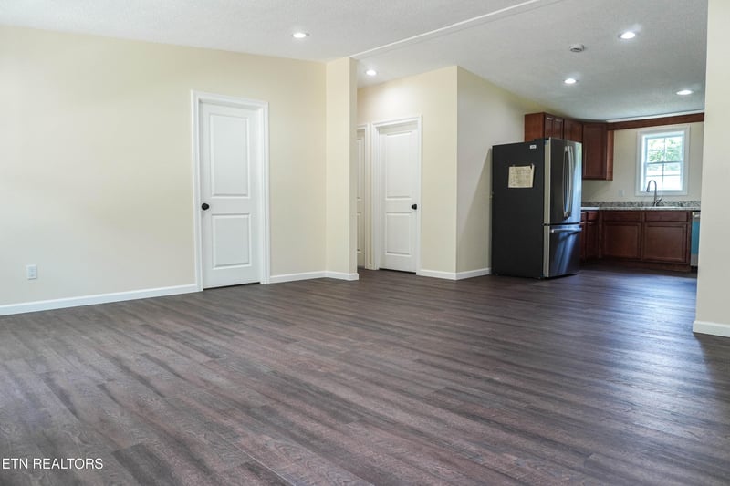 425 Abbott Rd, Lenoir City, TN 37771