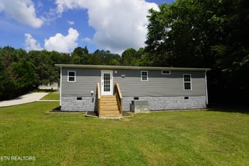 425 Abbott Rd, Lenoir City, TN 37771