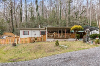 425 Autumn Ln, Gatlinburg, TN 37738