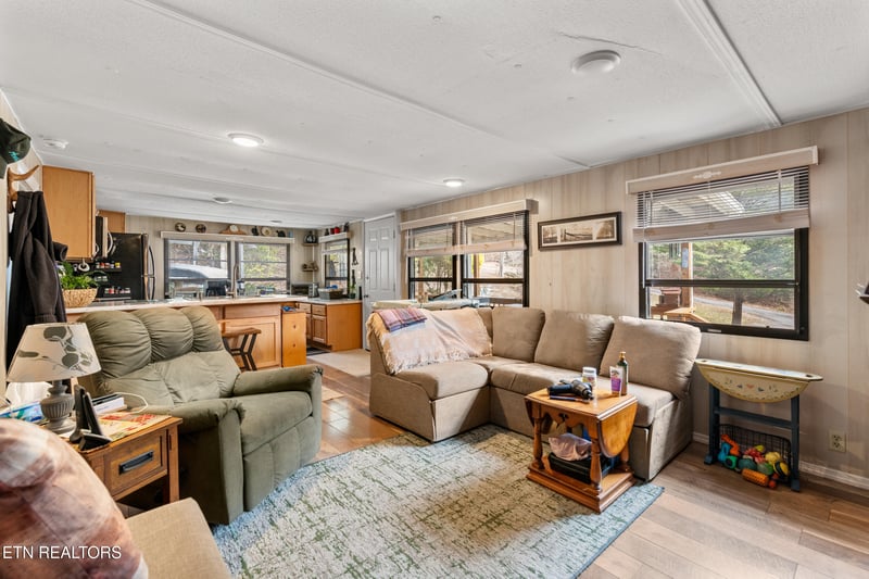 425 Autumn Ln, Gatlinburg, TN 37738