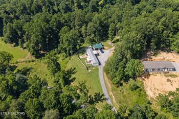 425 Bazel Rd, Harriman, TN 37748
