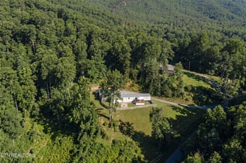 425 Bazel Rd, Harriman, TN 37748