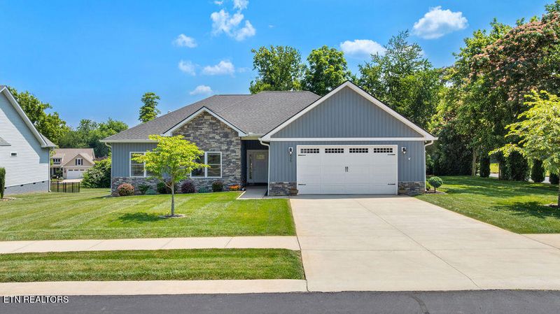 425 Cheeyo Pl, Loudon, TN 37774