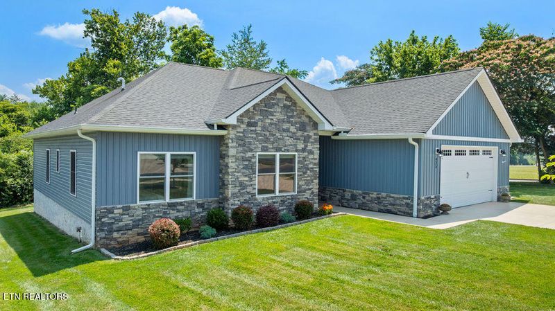 425 Cheeyo Pl, Loudon, TN 37774