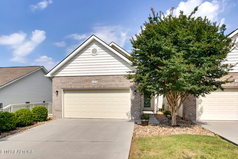 425 Cimarron Cir, Loudon, TN 37774