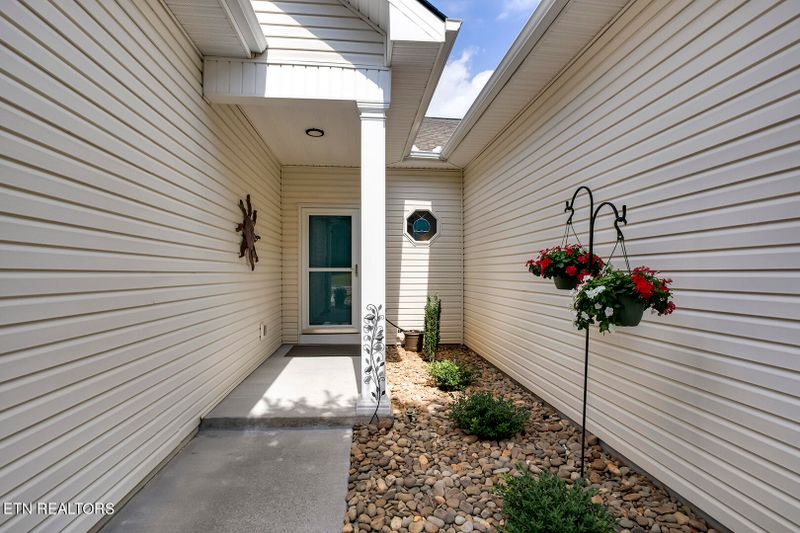 425 Cimarron Cir, Loudon, TN 37774