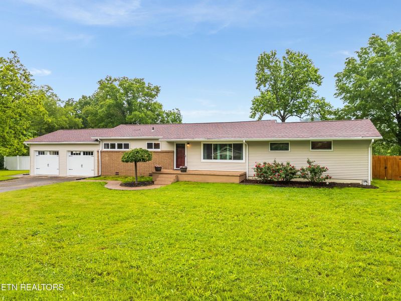425 Hillcrest Cir, Etowah, TN 37331