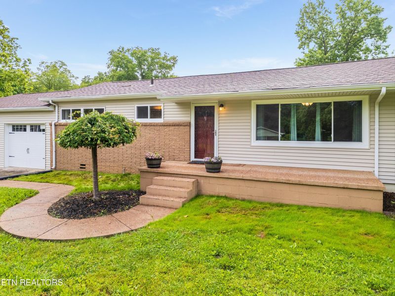 425 Hillcrest Cir, Etowah, TN 37331