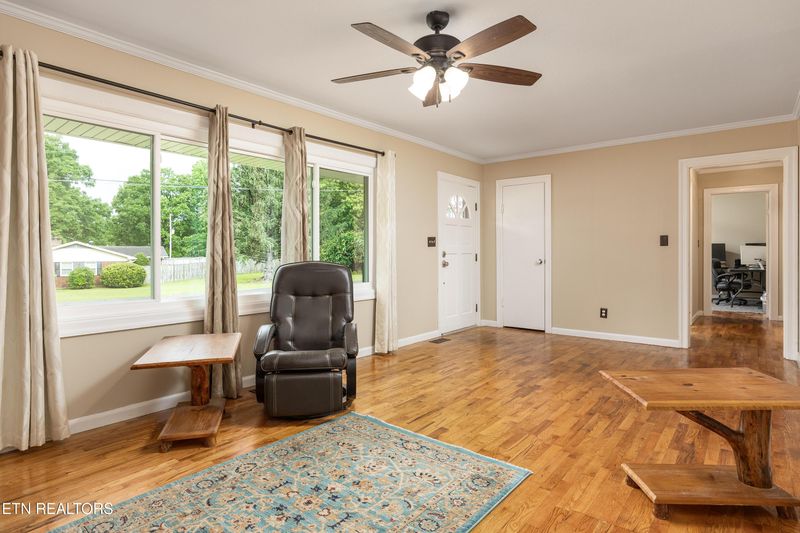 425 Hillcrest Cir, Etowah, TN 37331