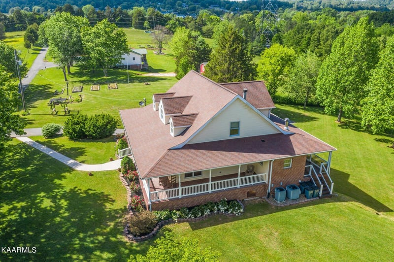 425 Meadowbreeze Rd, Corryton, TN 37721