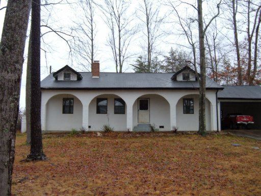 425 Summit Dr, Oneida, TN 37841