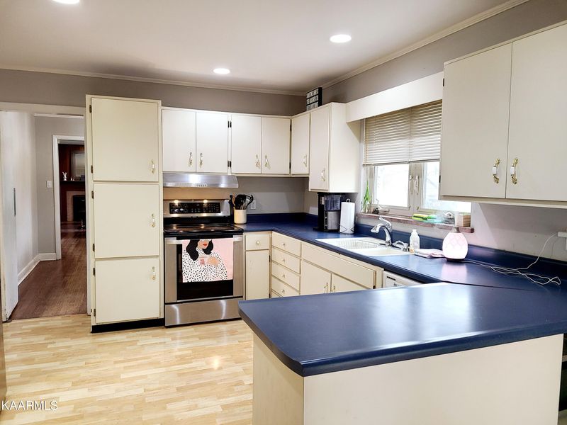 4257 Buffat Mill Rd, Knoxville, TN 37914