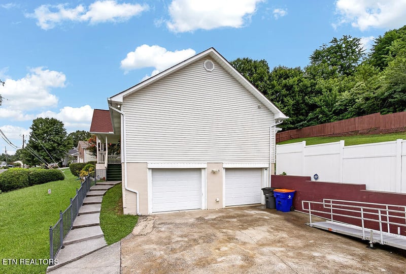 4258 Saint Lucia Ln, Knoxville, TN 37921