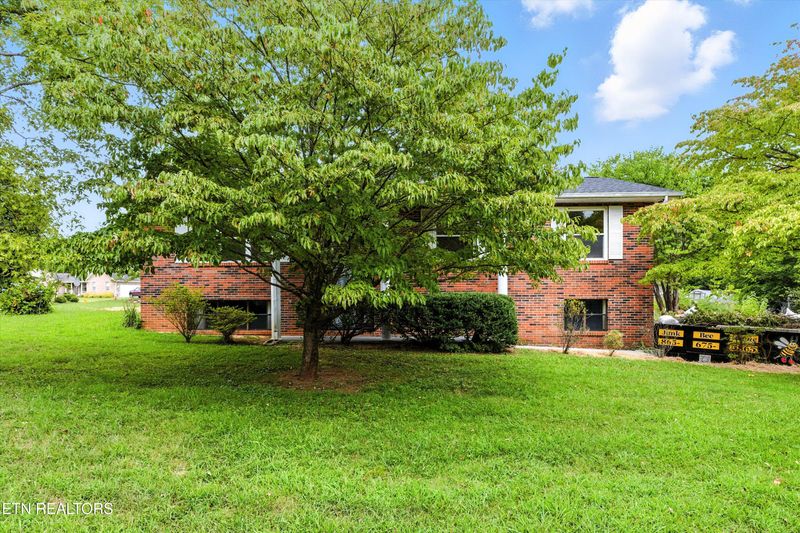 426 First St, Seymour, TN 37865
