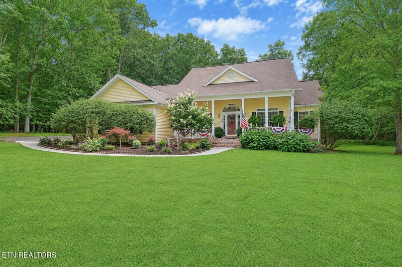 426 Forest Dr, Crossville, TN 38555