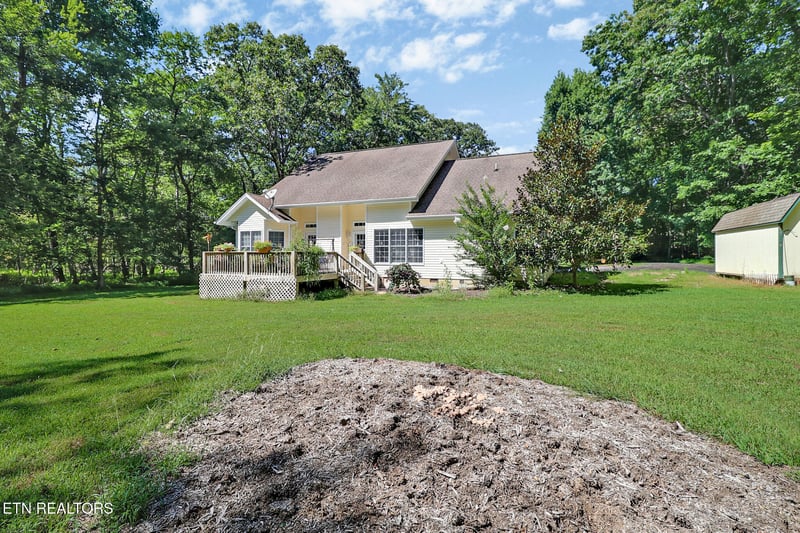 426 Forest Dr, Crossville, TN 38555