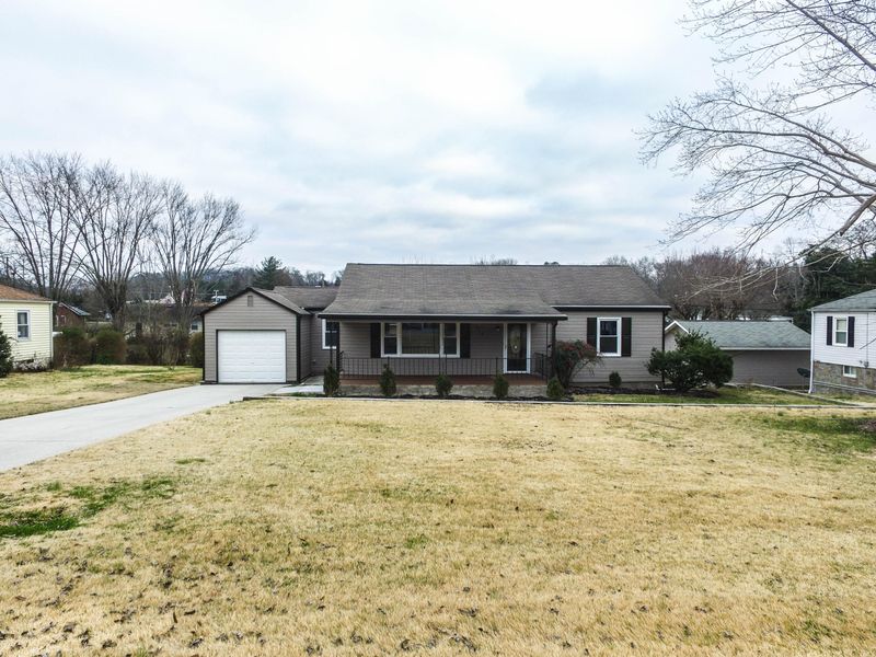 426 Hicks Cir, Clinton, TN 37716