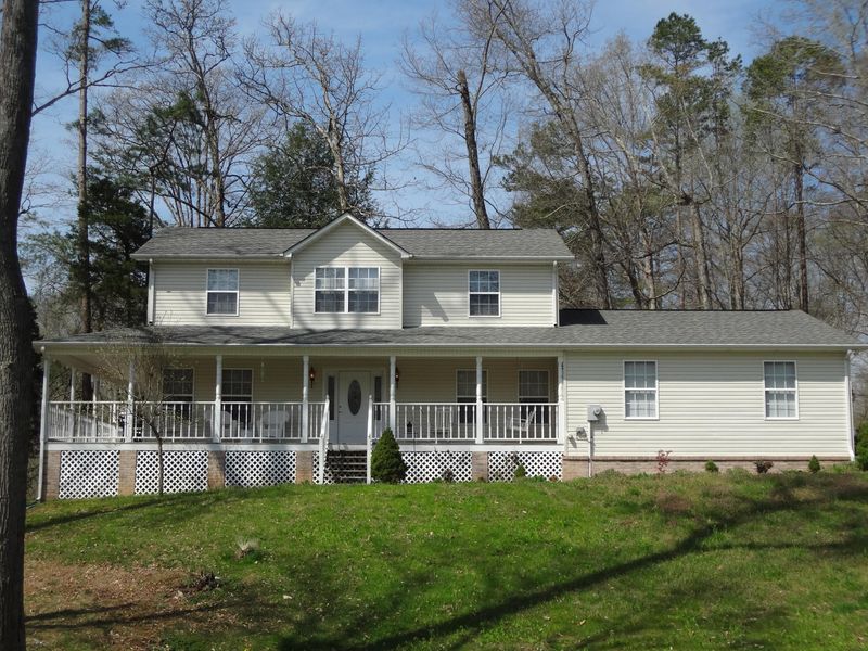 426 Maple Ave, Oliver Springs, TN 37840