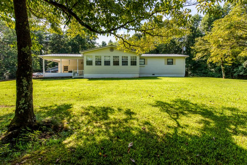 426 Sands Rd, Sweetwater, TN 37874