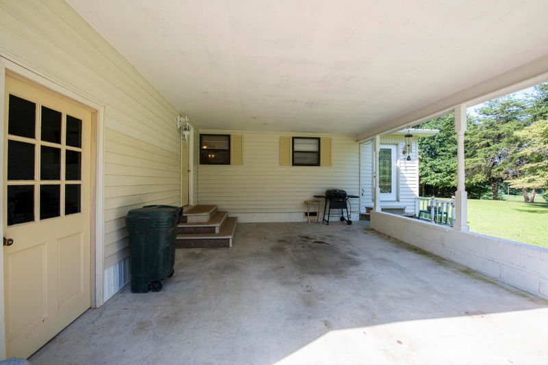 426 Sands Rd, Sweetwater, TN 37874