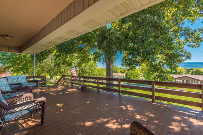 426 Third St, Seymour, TN 37865