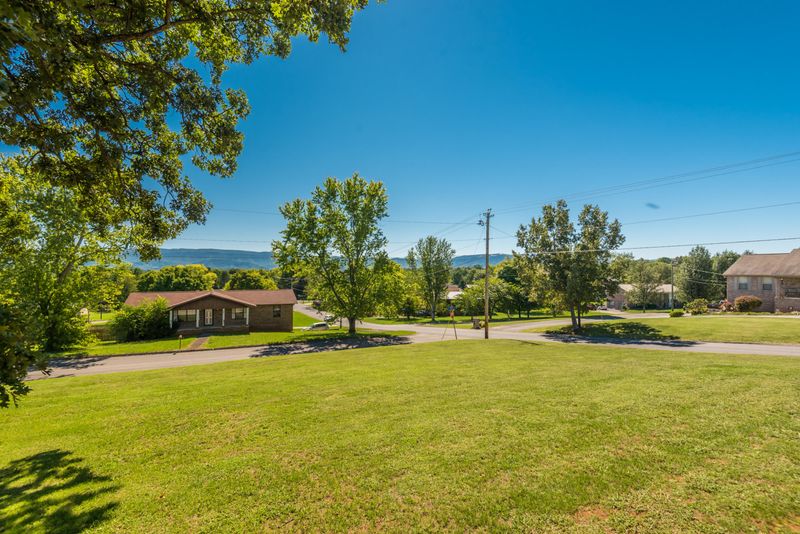 426 Third St, Seymour, TN 37865