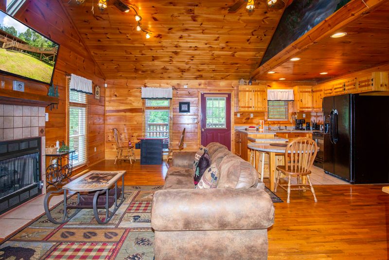 4262 Evans Chapel Rd, Sevierville, TN 37876