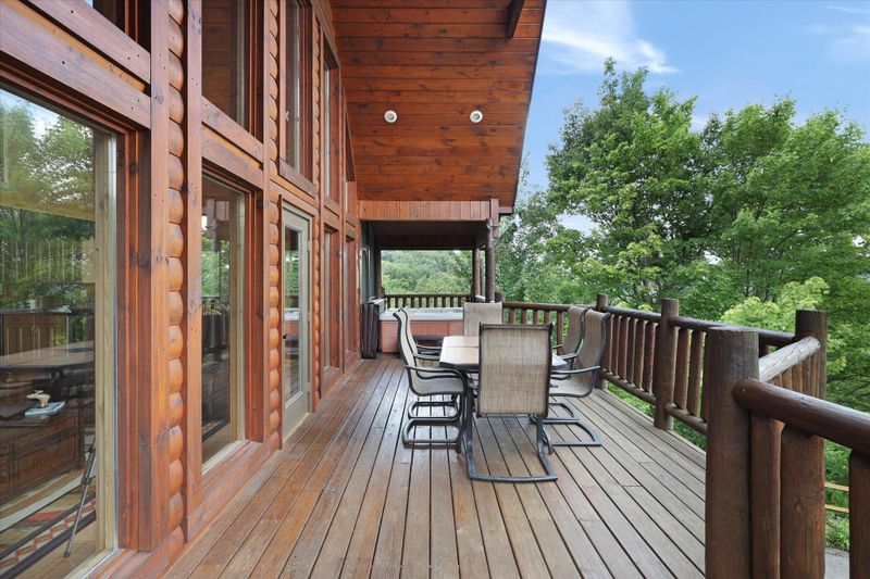 4269 Parkside Village Dr, Sevierville, TN 37862