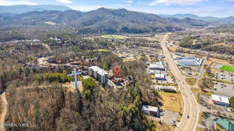 427 Big Bear Way, Pigeon Forge, TN 37863