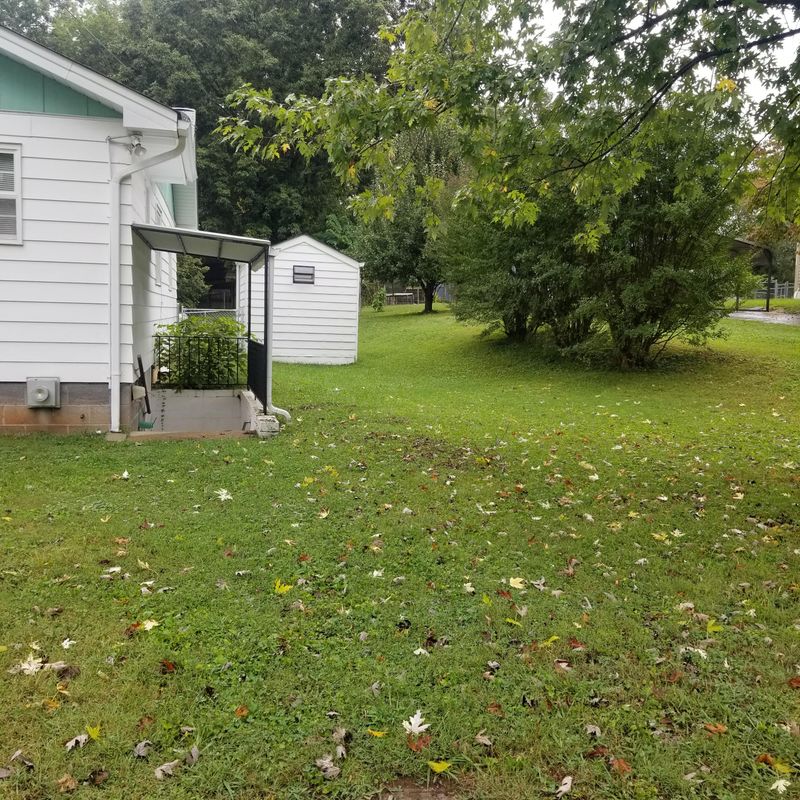 427 East Dr, Oak Ridge, TN 37830